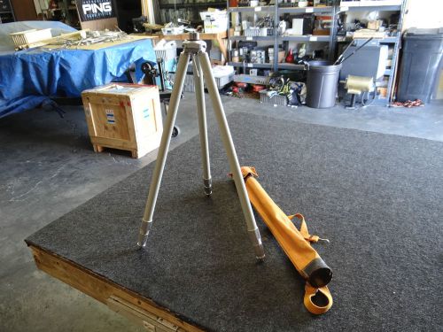 Ushikata Model No. 33 Surveying Aluminum Extension Tripod w/ case