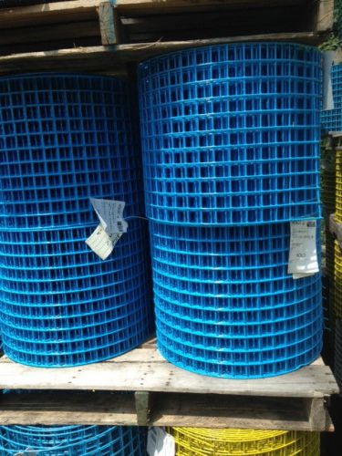 1.5x1.5&#034; 10.5 G 16.5&#034;x100&#039; Blue PVC Coated Welded Wire Mesh Rolls