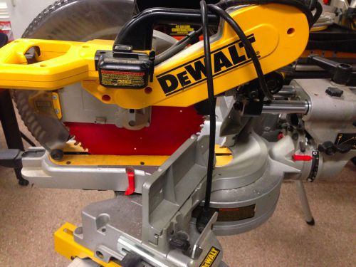 DEWALT DW718 12-Inch Double-Bevel Slide Compound Miter Saw