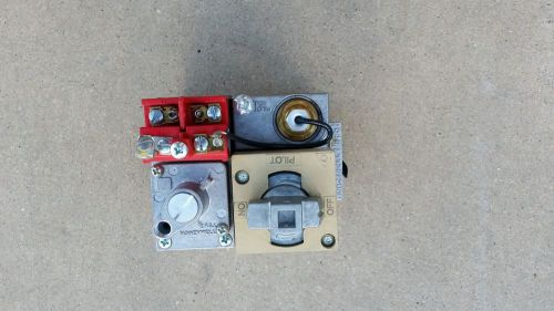 Honeywell - VS820A 1807 Gas Valve; 1/2&#034;