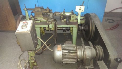 Chain making machine