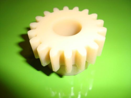 YALE-EATON NYLON GEAR SPUR 641288100, 18TODX621, 18 TOOTH, HOIST, NEW