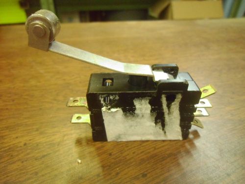 Tennant Floor Scrubber Industrial Part #20625 SWITCH, SNAP, 20A DPDT, RLR #58241