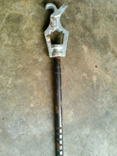 Fire hydrant wrench