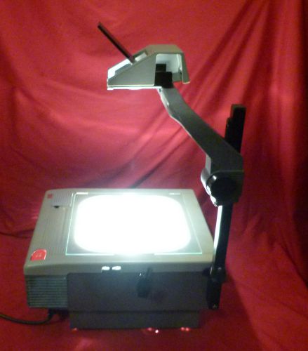 3M SERIES 9175 OVERHEAD PROJECTOR W 2 INSTALLED 410 WATT BULBS FOLD DOWN ARM