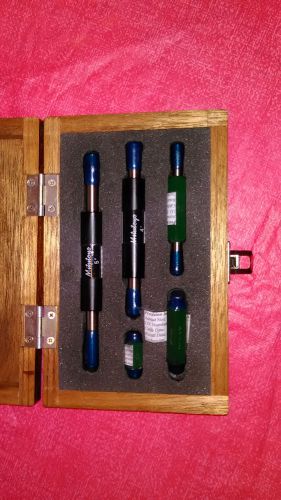 Mitutoyo Standard Bar Set, w/ wood case, Calibration good until May 2016 !!