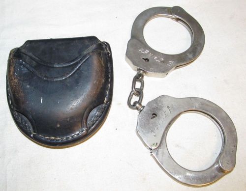Vintage don hume handcuff holster/pouch c305 w/cuffs no key j0292 for sale