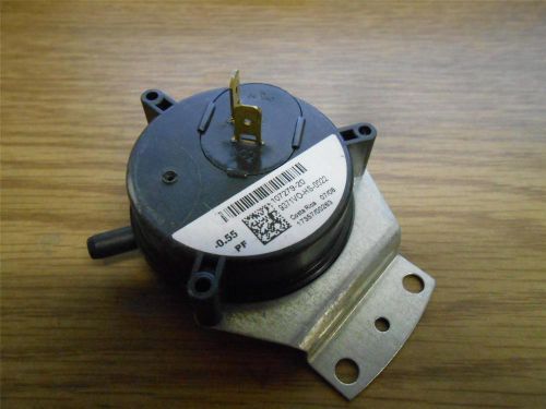 NOS GOODMAN 10727920 PRESSURE SWITCH