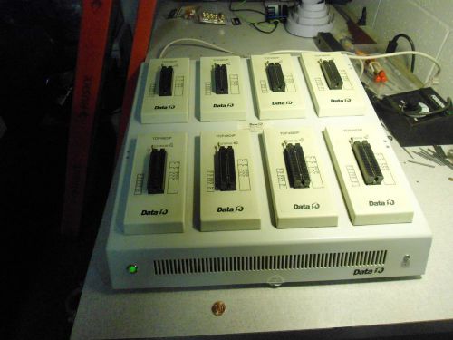 Data I/O S106 UNIVERSAL PARALLEL PROGRAMMER  TOP48DIP