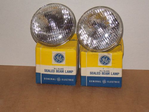 (2) GE #150PAR46/3MFL Sealed Beam Lamp All Glass 125V Medium Flood NOS