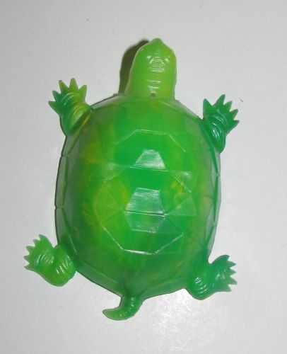 Vintage 1960&#039;s lime green TURTLE PENCIL SHARPENER,Sterling USA 2 1/4&#034;