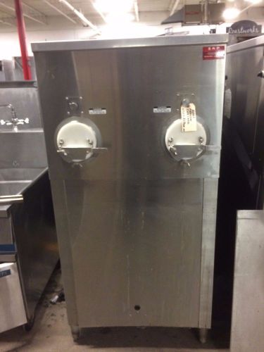 ROSS 202 A TWO BARREL FROZEN CUSTARD MACHINE