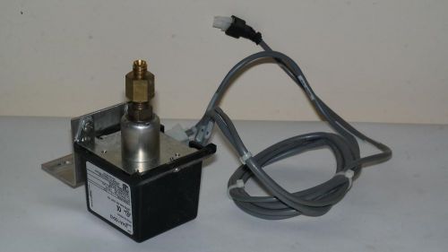 Getinge 61301608845 pressure switch 30&#034; hgvac to 30 psi j54a-15543 for sale