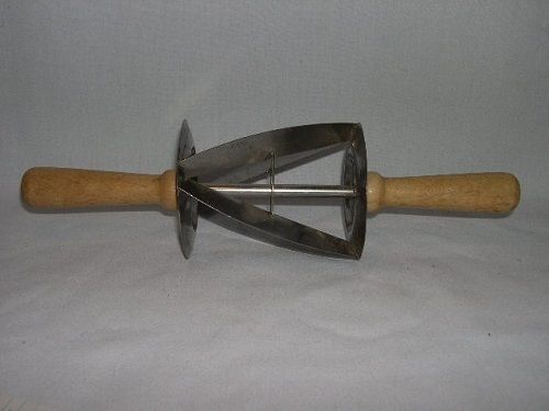 VINTAGE PASTRY DOUGH / PASTA CUTTER ROLLER