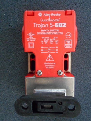 NEW ALLEN BRADLEY GUARDMASTER TROJAN 5-GD2 440K-T11212 SAFETY SWITCH W/ KEY