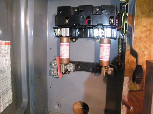 SQ. D   D224N  200 Amp fuseable Disconnect