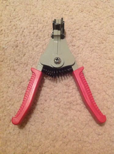 Gardner Bender SED-102 Strip-Easy Automatic Wire Stripper 8-22 AWG