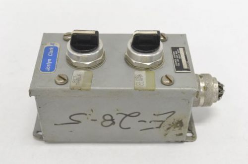 JOSLYN CLARK S2 CONTROL STATION TYPE 100T HEAVY DUTY SELECTOR SWITCH B219785