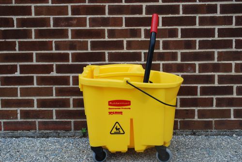 Rubbermaid #7580 wavebrake 35 quart side pressure combo (yellow) new (#l2487) for sale