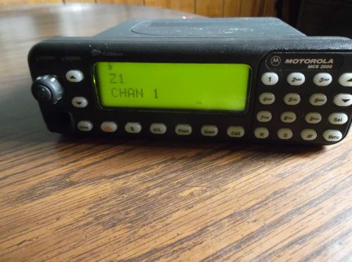 Motorola MCS 2000 Model III Two-Way Radio 800 mhz UHF M01UGN6PW6AN