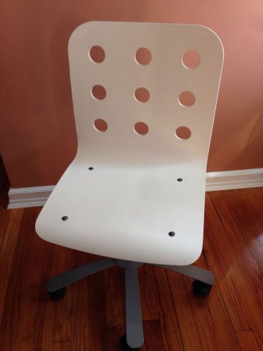 White Swivel Desk Chair