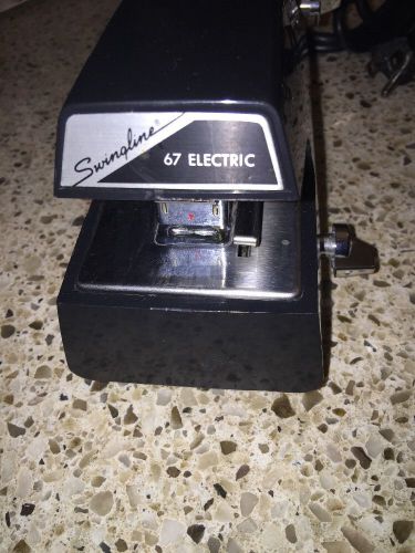 SWINGLINE COMMERCIAL ELECTRIC STAPLER MODEL 67 BLACK – Works Great