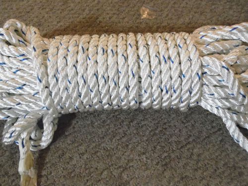 NEW 100 Feet Of 1/2&#034; Inch Nylon White Rope With Blue Tracer (HIGH QUAILTY)
