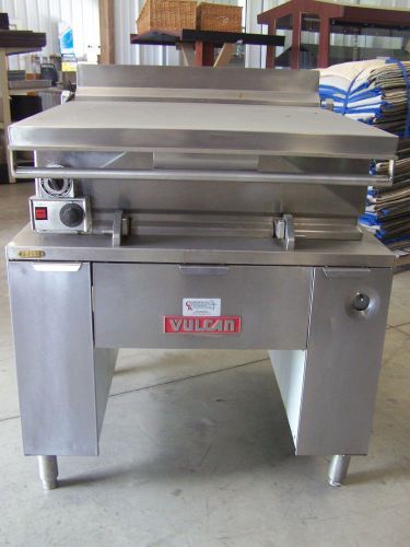 VULCAN TILTING SKILLET BRAISING PAN \ELECTRIC\NATURAL GAS\ MODEL#G300