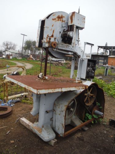 TANNEWITZ  BANDSAW  FOR PARTING OUT.