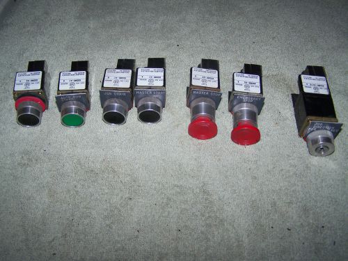 LOT OF (7) ALLEN BRADLEY SWITCHES &amp; BUTTON 800MR-D6 800MR-A2 800MR-B6 800MR-H31B