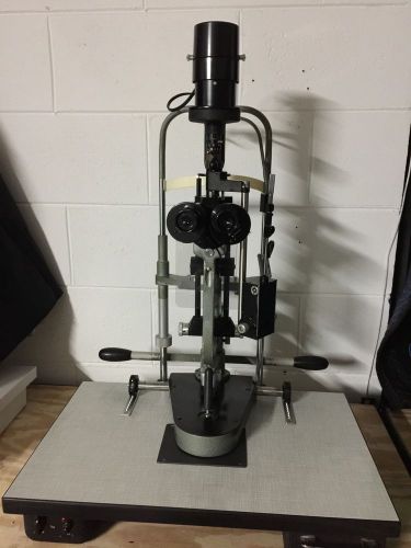 HAAG STREIT BERN 900 Slit Lamp And Tonometer