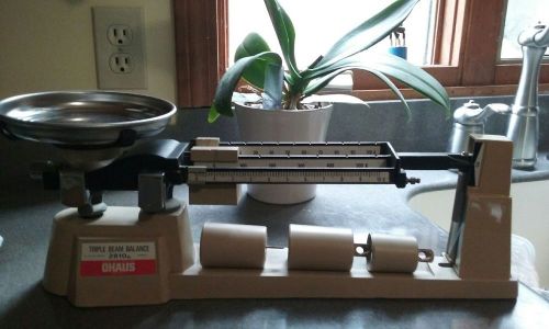 VINTAGE OHAUS TRIPLE BEAM BALANCE SCALE  2610g