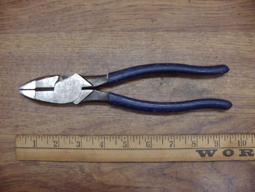 Klein Tools D213-9NE High Leverage Linesman Pliers 9-3/8&#034;,Good Vinyl Grips