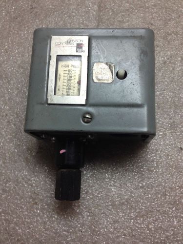 (T3-3) JOHNSON CONTROLS P70KA-7 PRESSURE LOCKOUT CONTROL