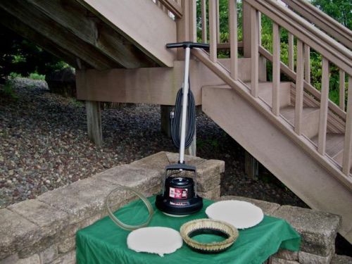 ORECK ORBITER ULTRA XL ORB 700 MB  FLOOR BUFFER /POLISHER W ACCESSORIES