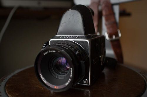 Hasselblad 503cx Medium Format with Carl Zeiss Planar 2.8/80 lens + A12 Back