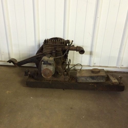 Antique / Vintage Model E2 Kick Start Hit Miss Stationary Engine Motor