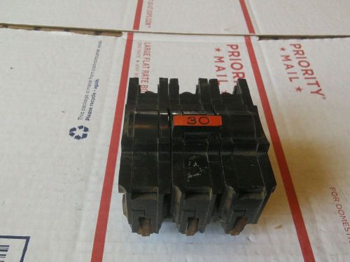 FEDERAL PACIFIC NA3030 30 AMP 3 POLE PLUG-IN CIRCUIT BREAKER