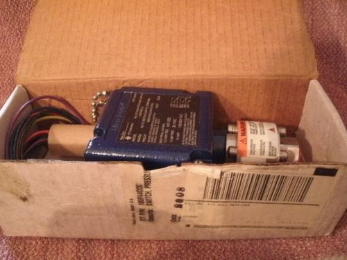 Neo Dyn Adjustable Pressure Switch Model 100P44CC6