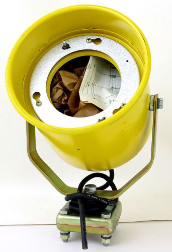 Phoenix Sturdilite Model 12-100 Flood Light NOS Yellow + Mount Takes Par-38 Bulb