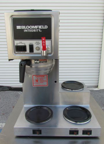 BLOOMFIELD INTEGRITY COFFEE BREWING SYSTEM  3 Warmers W / Hot water Faucet