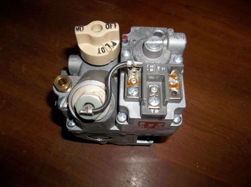 NEW ROBERTSHAW # 4B5-811-404, 7000BMVR GAS VALVE FOR FRYER NAT GAS