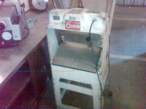 OLIVER GRAVITY FEED BREAD SLICER MODEL 797-G