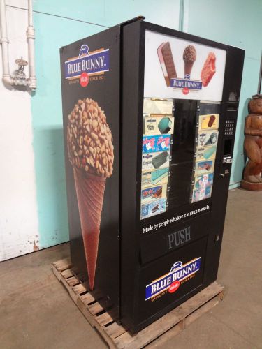 &#034; FASTCORP &#034; COMMERCIAL LIGHTED REFRIGERATED ICE CREAM FREEZER VENDING MACHINE