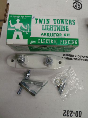 TWIN MOUNTAIN LA LIGHTNING ARRESTOR KIT PORCELAIN w/ HDW CATTLE FENCER FENCING