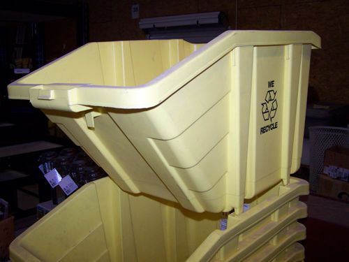 PLASTIC RECYCLE BINS