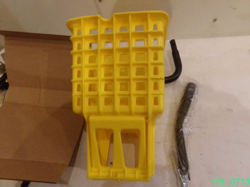 Continental SW12YW Splash Guard Yellow 12-32 oz Side Press Mop Wringer - NEW