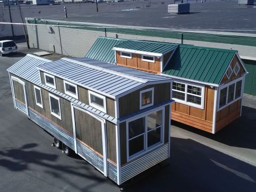 Cabin tiny house / cottage home on wheels park model 2 bedroom for sale