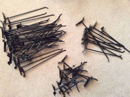 BLACK SLATWALL PEG HOOKS (71 PIECES) ASSORTED SIZES EXCELLENT CONDITION