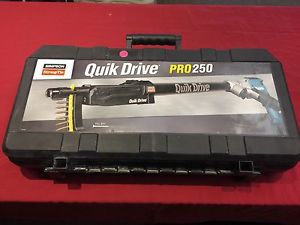 Simpson Strong-Tie Quik Drive Pro 250 W/ Makita FS2300M1 Screw Gun PRO250G2M25K